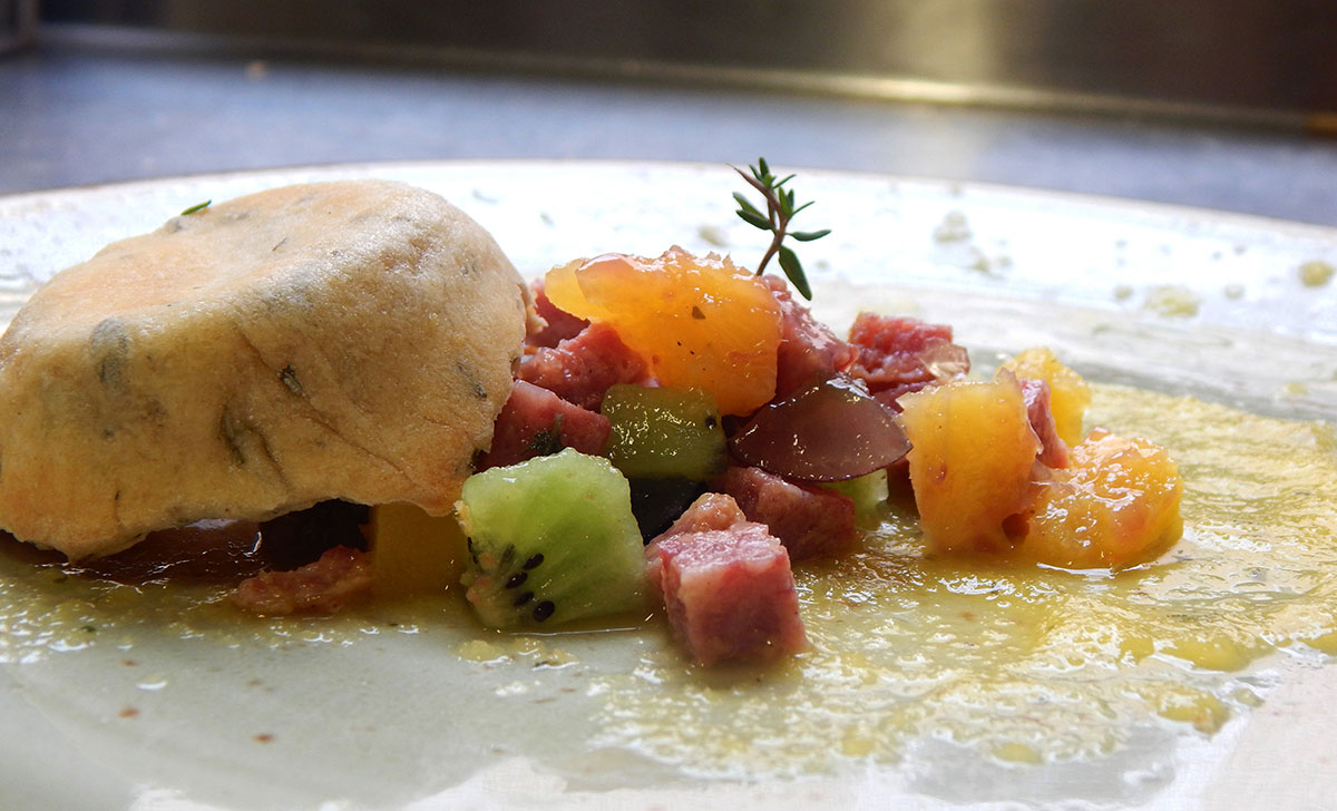 Crostatina di Cotechino Modena IGP alla frutta e polline