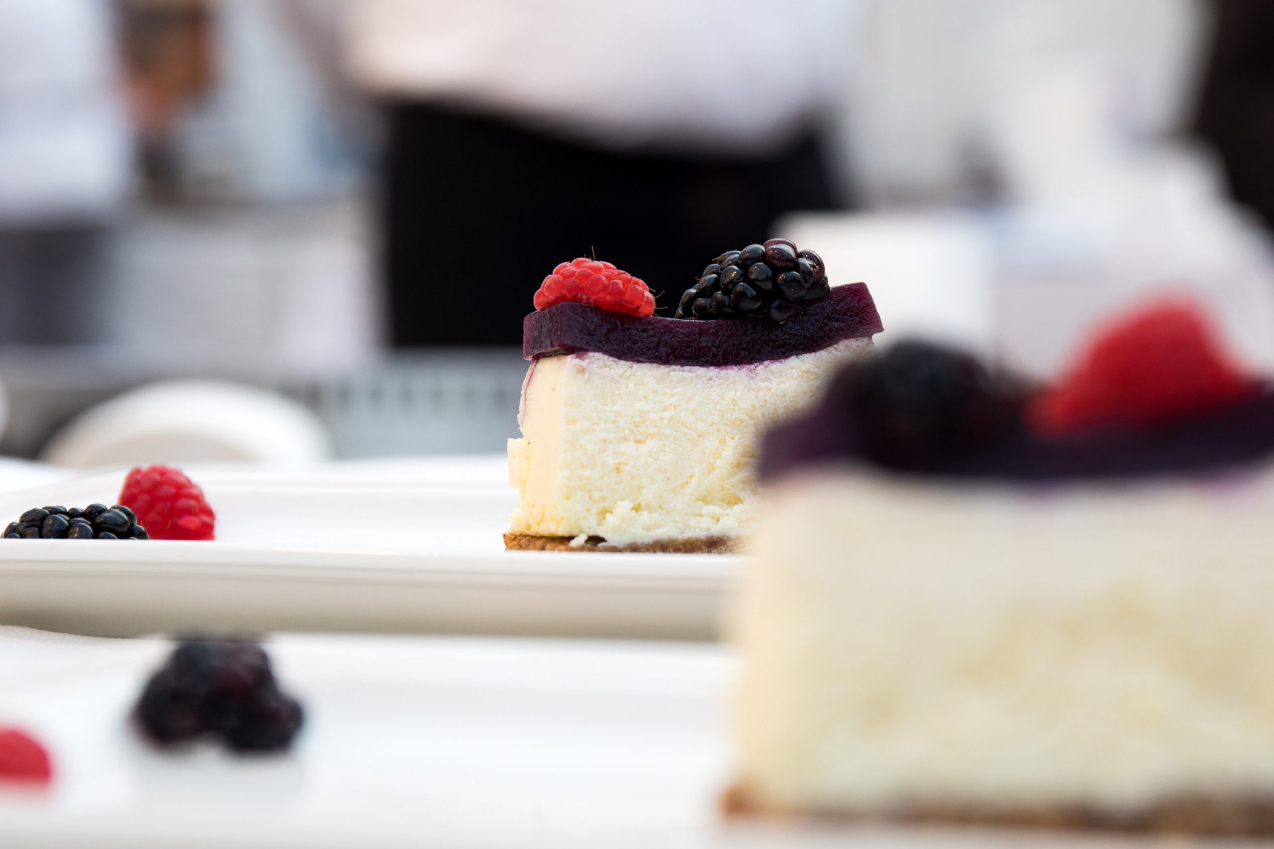 Cheesecake allo Zampone Modena IGP con composta di cipolla rossa